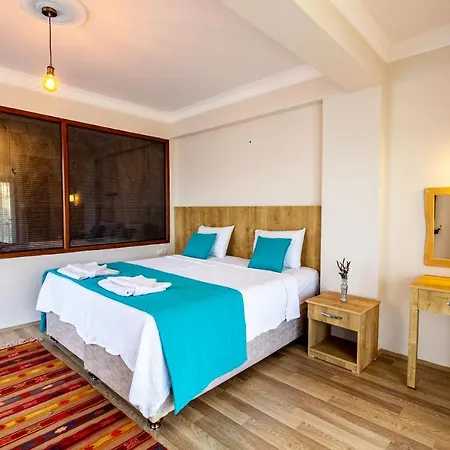 Kabak Misafir Evi * פאראליה